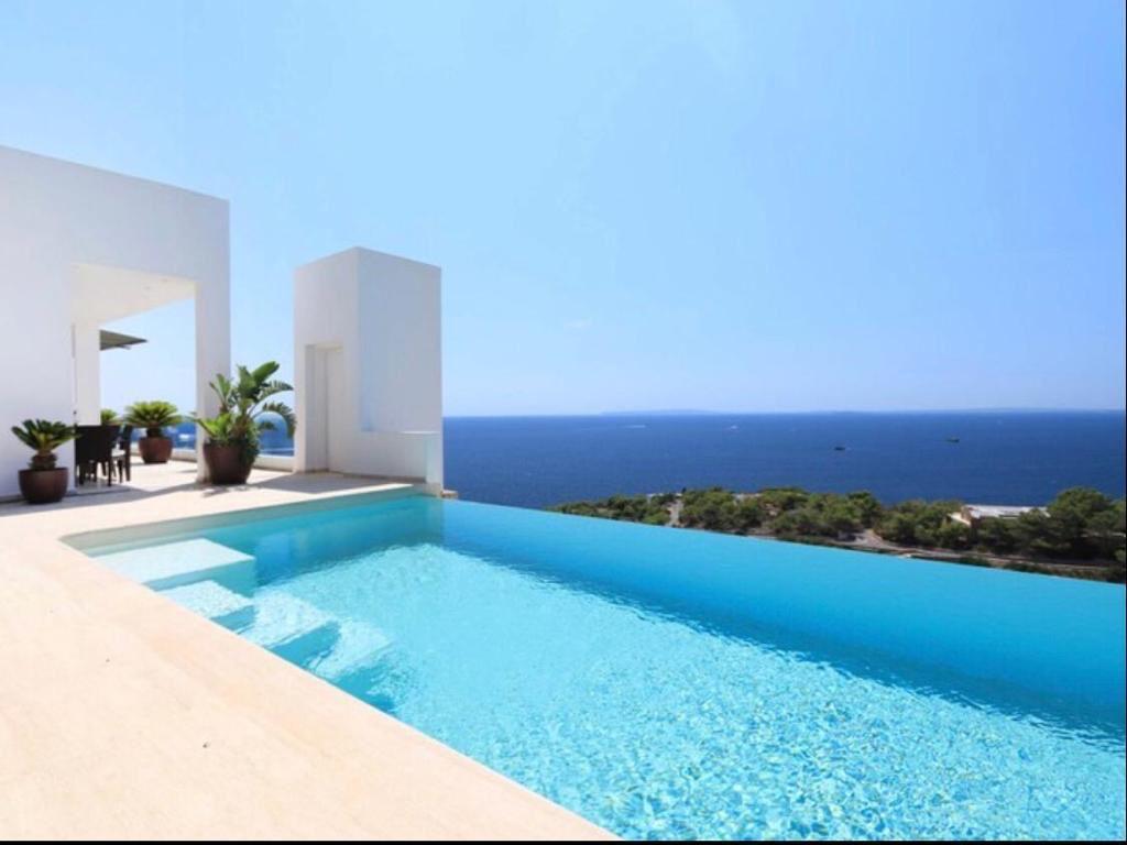 Pool Sea View Roca Llisa